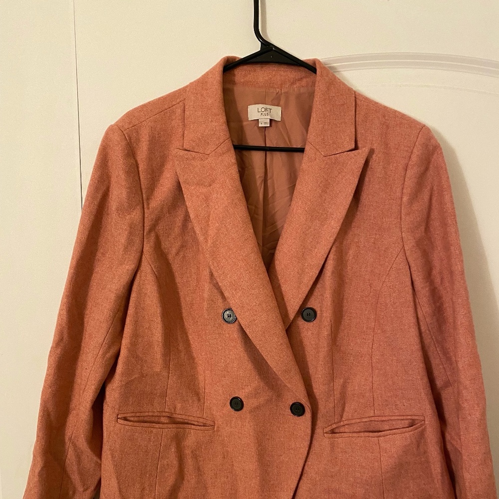 Ann Taylor Loft (PLUS) Double breasted salmon pink blazer (size 16W)